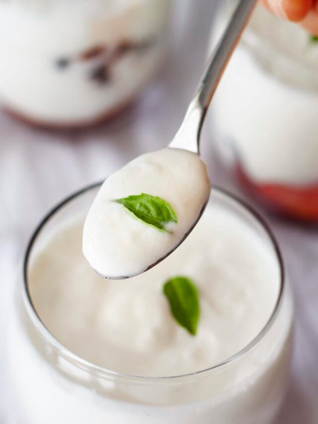 7 Superfoods to Mix With Yogurt for Gut Health Benefits