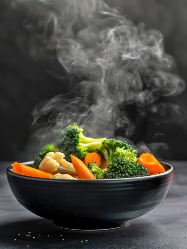 Raw vs Cooked Vegetables: Which helps retain more nutrients?