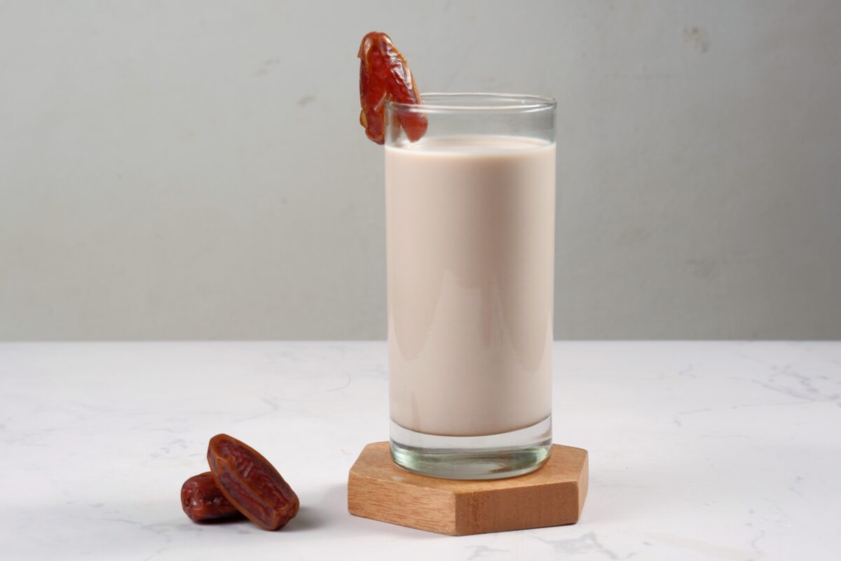 Date milk protein smoothie recipe