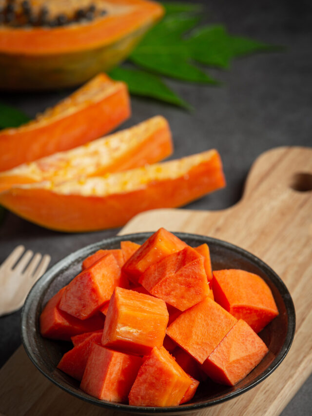 6 Reasons to Have A Bowl Of Papaya with Lemon for Breakfast