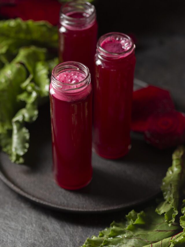 Gut Friendly Black Carrot Kanji Recipe to Sip During Winter Season